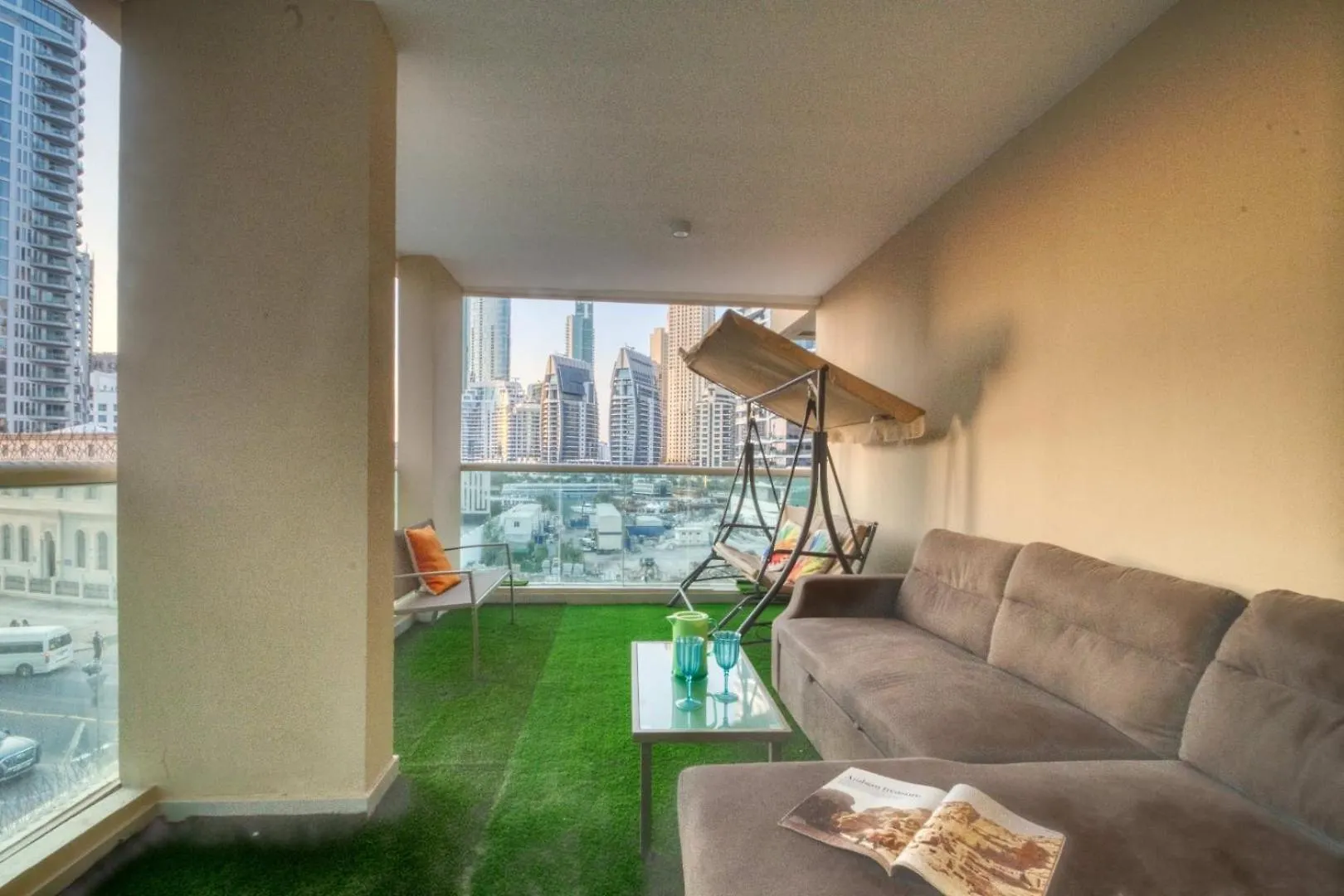 Dreaminn - 2Br Spacious Apartment Marina Park With Balcony Dubai