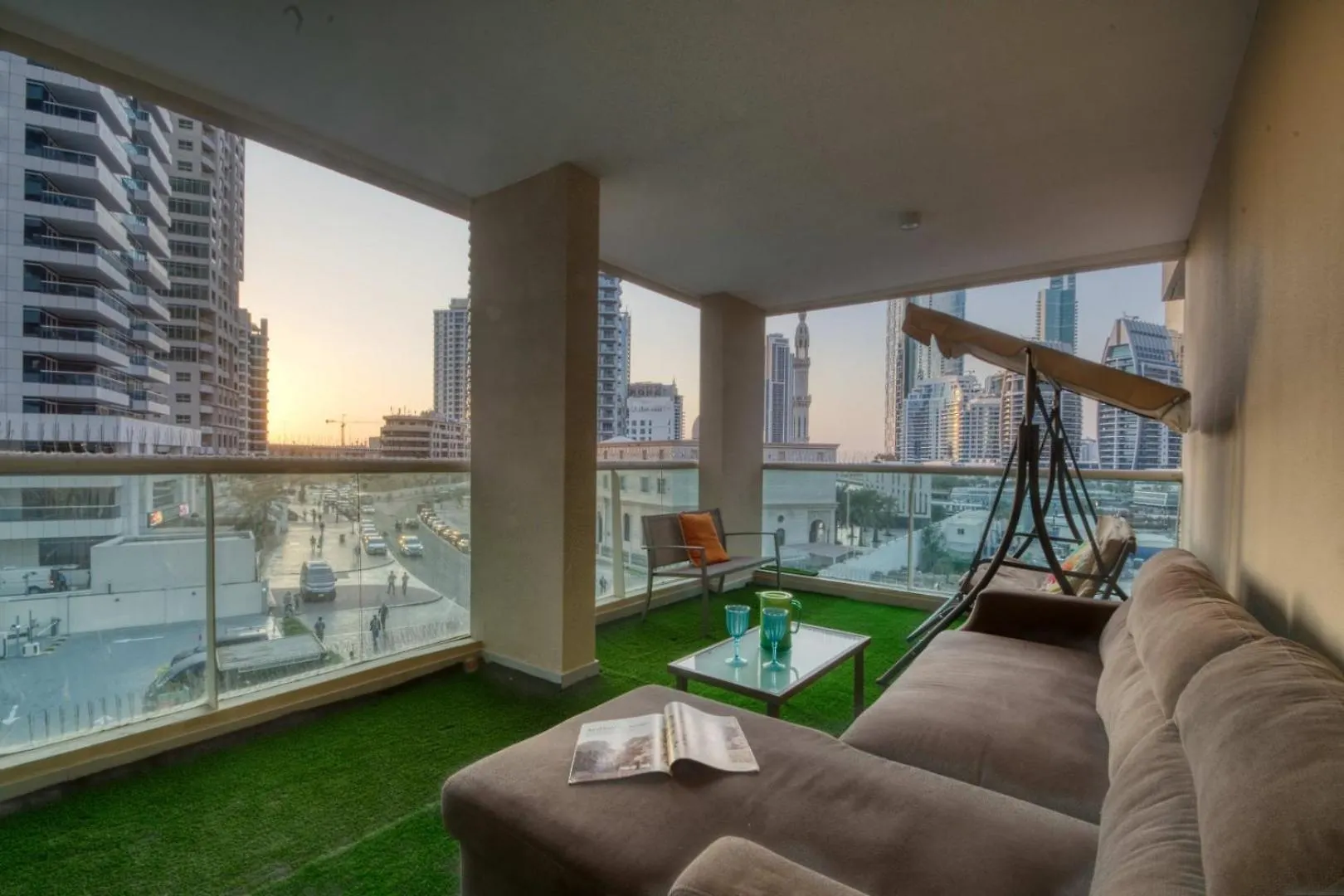 Dreaminn - 2Br Spacious Apartment Marina Park With Balcony Dubai United Arab Emirates