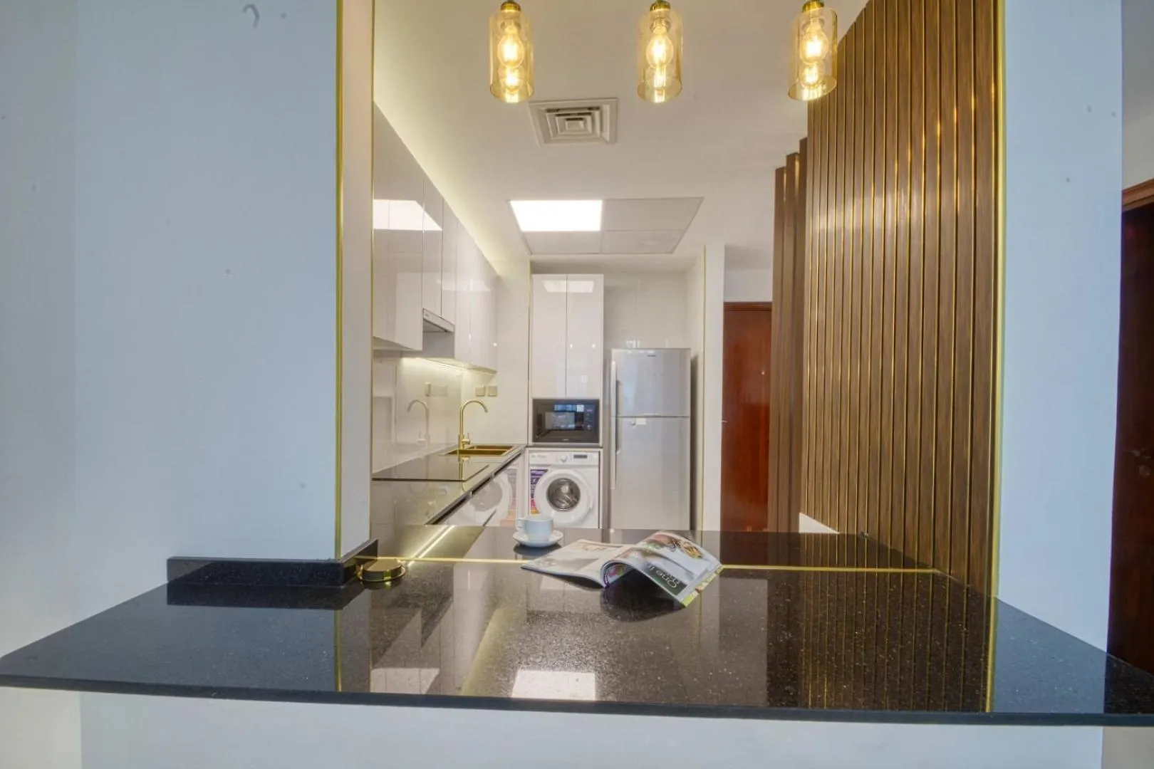 Dreaminn - 2Br Spacious Apartment Marina Park With Balcony Dubai