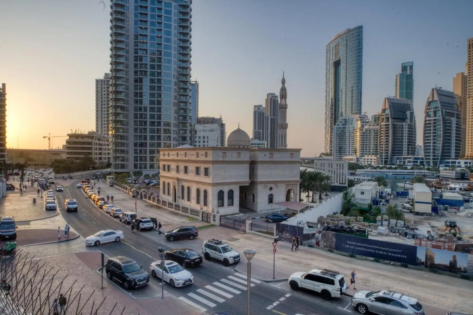 Dreaminn - 2Br Spacious Apartment Marina Park With Balcony Dubai