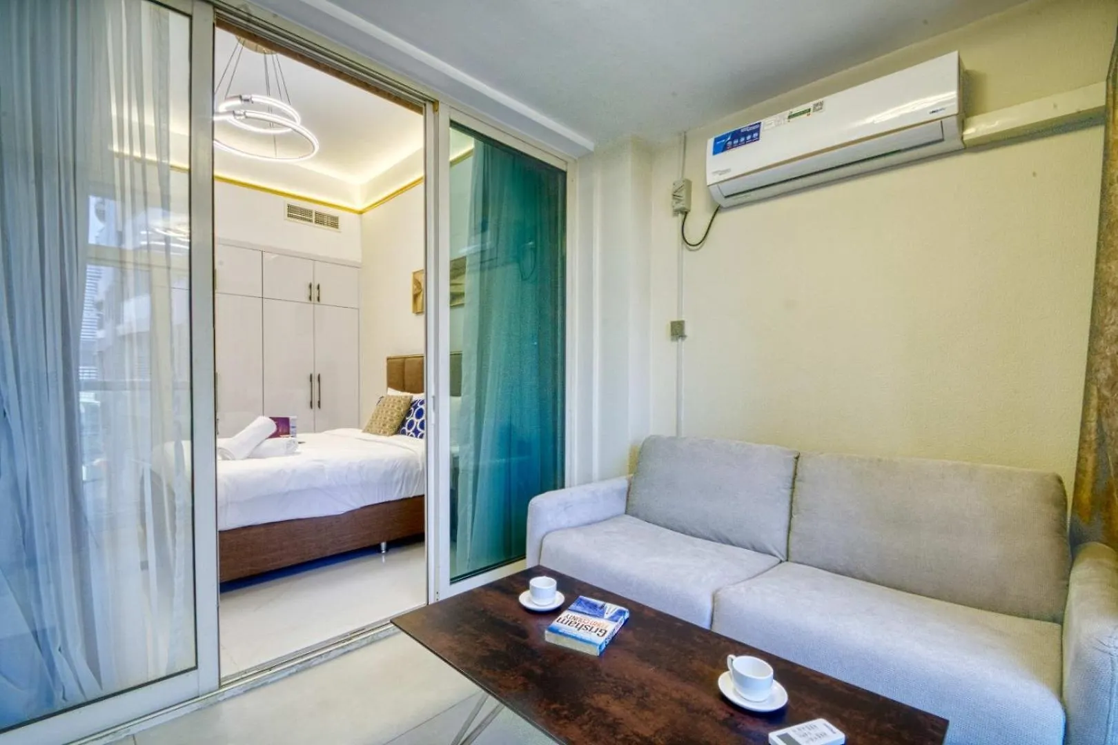 Dreaminn - 2Br Spacious Apartment Marina Park With Balcony Dubai 0*,